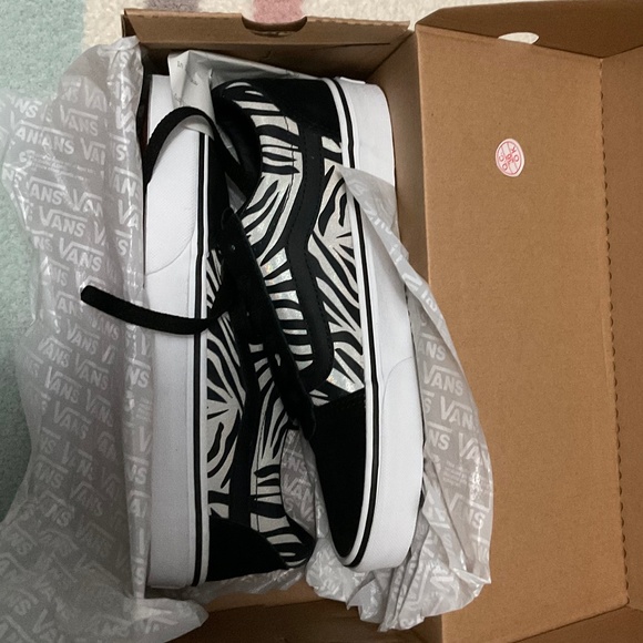 Women’s Ward Metallic Zebra Vans Size 8 BNIB - Picture 7 of 13